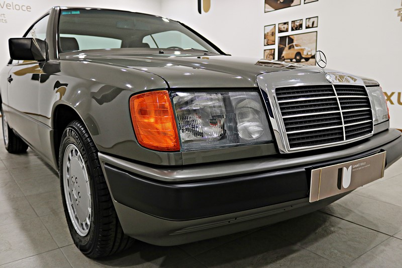 1988 Mercedes Benz 300CE